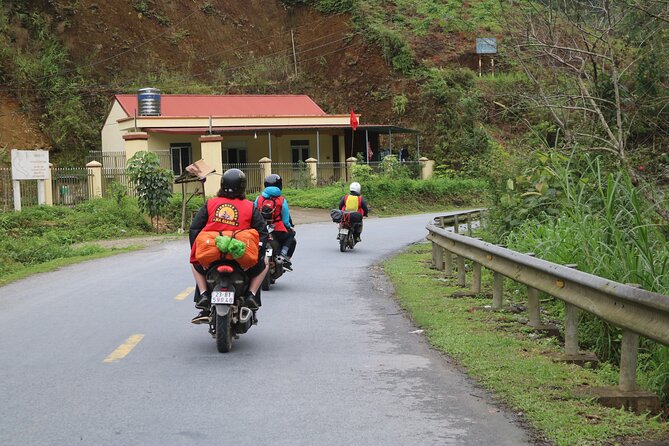 High quality Small Group 2 Day with Easy Riders + Private Room - Day 2: Ma Pi Leng Pass, the Happiness Road, and the Return Loop