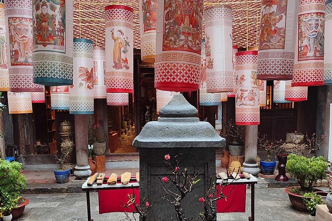 Highlights and Secrets of Hanoi Old Quarter Through Train Street - Dền Ngọc Son: temple-area context with a ticket decision