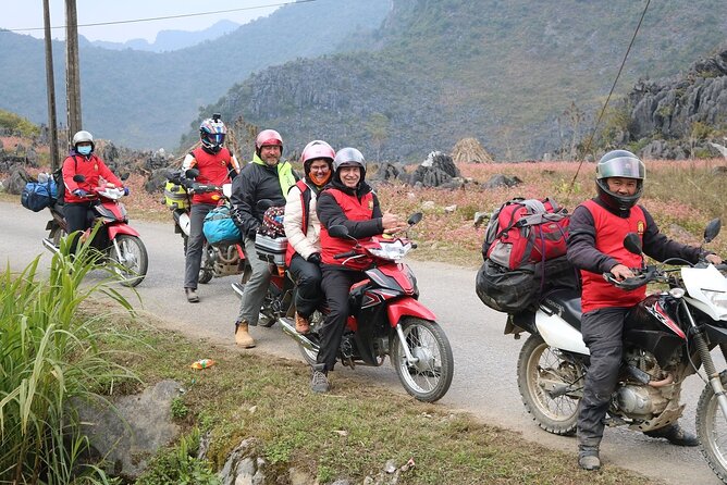 Hight Quality Small Group Easy Rider4 Day 3 Night + Private Room - Day 1: Quan Ba Heaven Gate, Yen Minh Lunch, and First Views