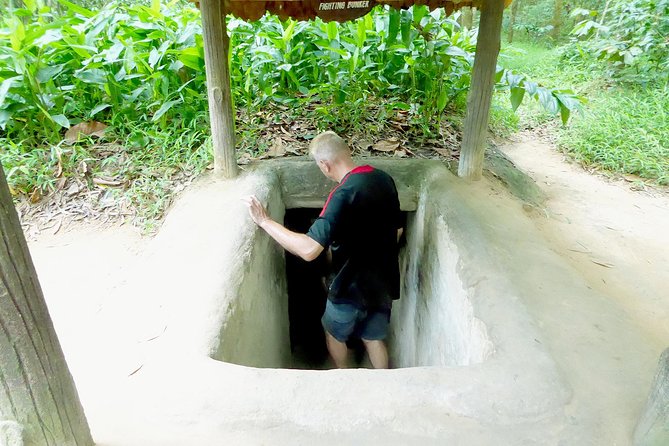 Ho Chi Minh: Best Seller of Cu Chi Tunnel & Mekong Delta Cruise - Guide matters: Lam, Loc, and Mr Long raised the day