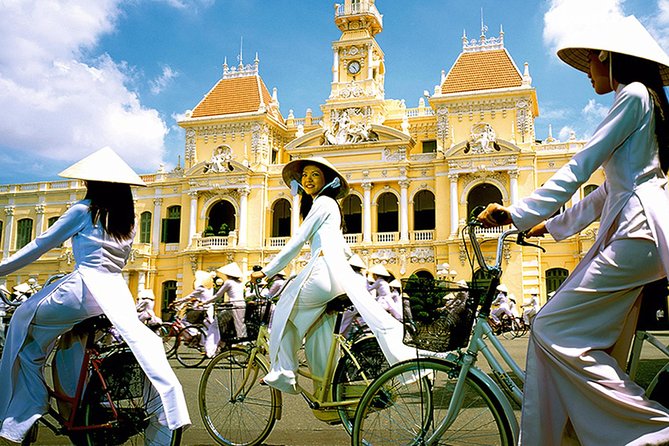 Ho Chi Minh City by Night - Dinner on River Junk - Smart casual and other practical tips that make the night easier