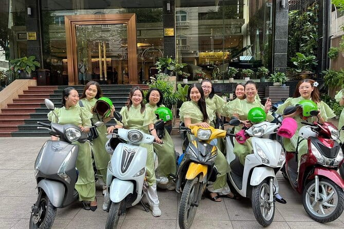 Ho Chi Minh City Food Tour with 8+ Authentic Local Tastings - The Cafe Apartment finale: ending the tour inside an unusual building