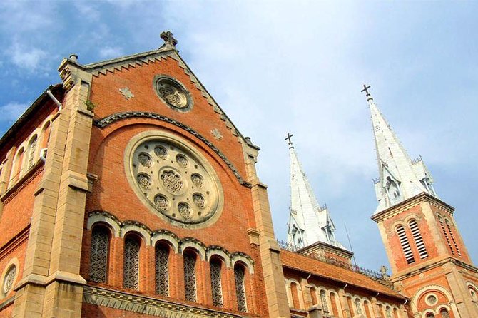 Ho Chi Minh City: Highlights & Hidden Gems - Free Walking Tour - Opera House, hotels, and colonial grandeur without the lecture tone
