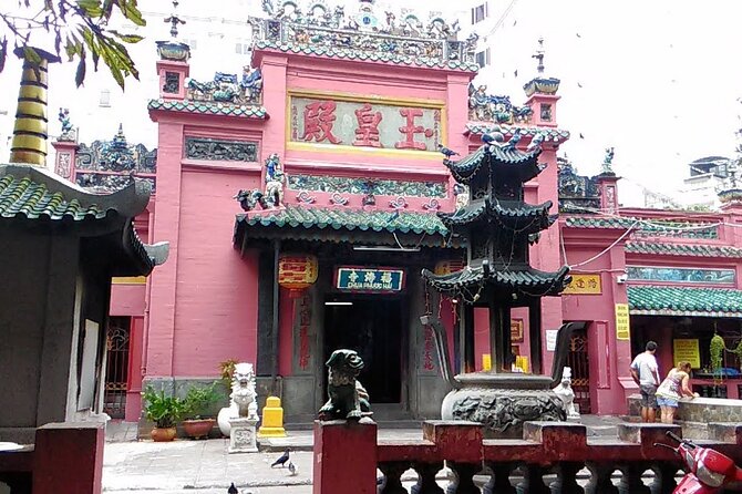 Ho Chi Minh City Highlights Tour - Saigon Notre Dame Cathedral: the one stop that might change