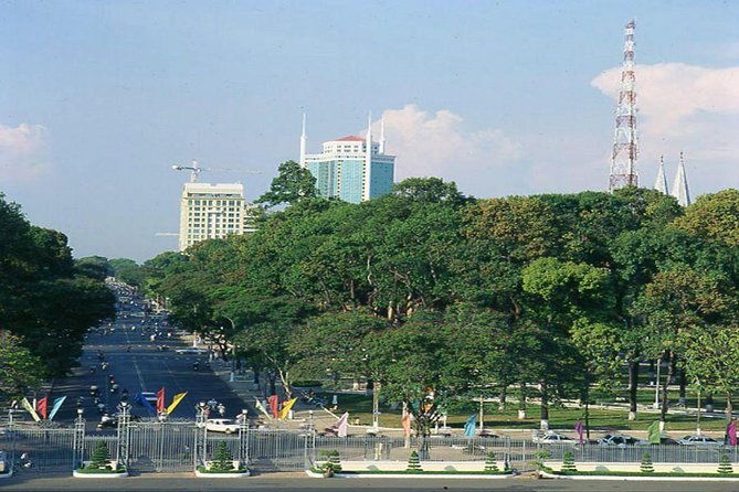 Ho Chi Minh City private full-day tour with Lunch included - Getting Your Bearings in Ho Chi Minh City With a Private Driver