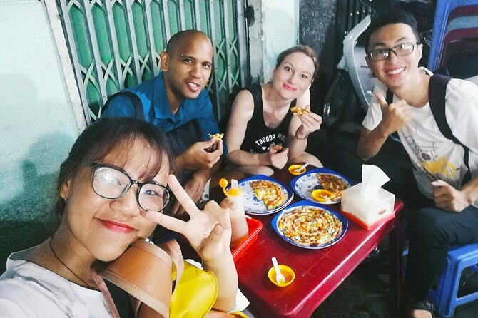 Ho Chi Minh City private walking tours with young local volunteers - Where You Start: Independence Palace and Ben Thanh Area