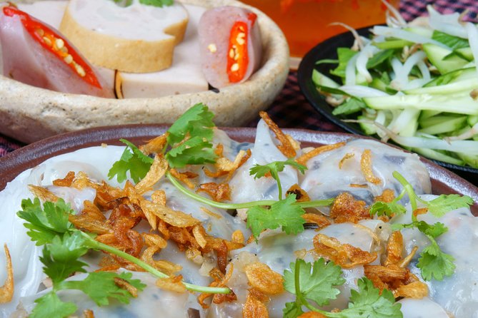Ho Chi Minh City’s most delicious street food tour by motorbike - Saigon by motorbike, and why this format works for street food