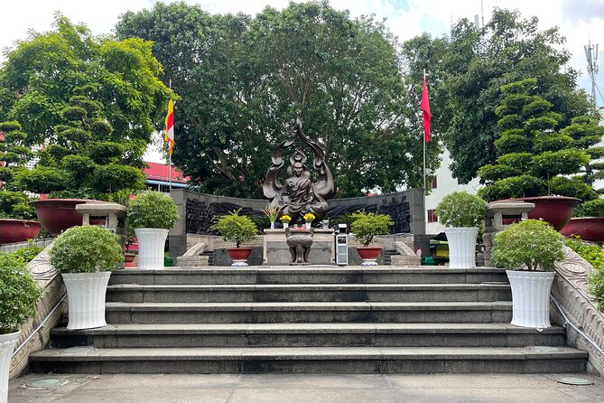 Ho Chi Minh City Sightseeing, midnight, Shopping tours by scooter - Pickup, drop-off, and the convenience factor
