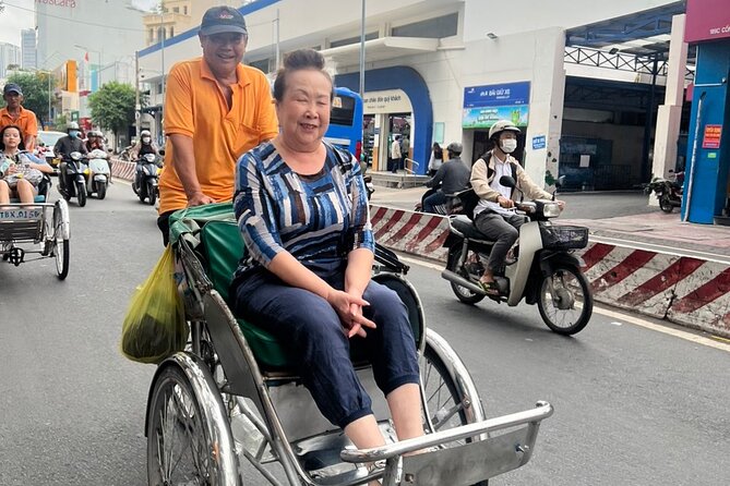Ho Chi Minh City Sightseeing Panoramic Cyclo Private Tour - City Hall, Lam Son Square Theater, and the Downtown Layout
