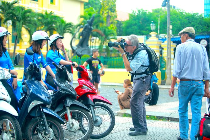 Ho Chi Minh City Tour by Motorbike with Female Riders | KissTour - Independence Palace pass-by: quick orientation of a major turning point