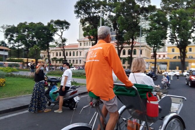 Ho Chi Minh City with Street Food Tour by Cyclo - Stop 1: Independence Palace (view outside, about 20 minutes)