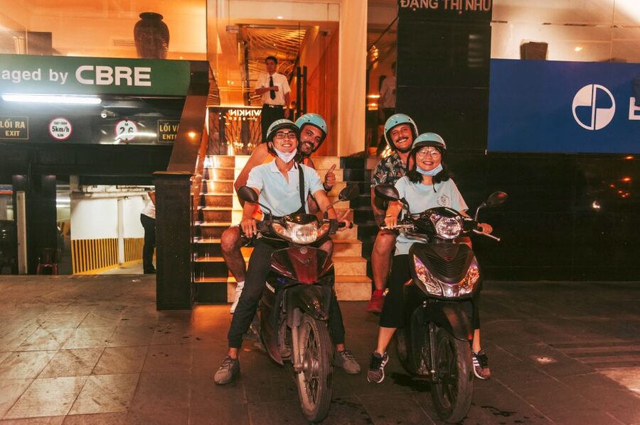 Ho Chi Minh: Private City Tour and Dinner Cruise with Buffet - The main sights you pass after dark (Ben Thanh, Post Office, cathedral, more)