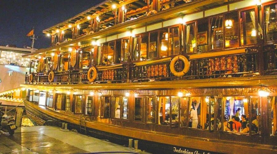 Ho Chi Minh: Private City Tour and Dinner Cruise with Buffet - From the streets to the river: boarding the dinner cruise