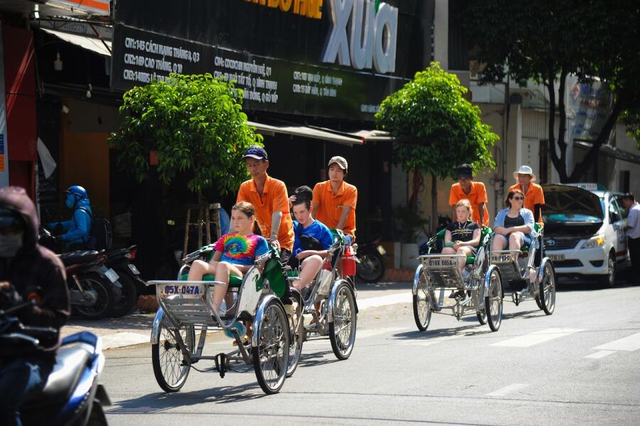Ho Chi Minh: Private City Tour and Dinner Cruise with Buffet - The night views from the Saigon River deck are the payoff