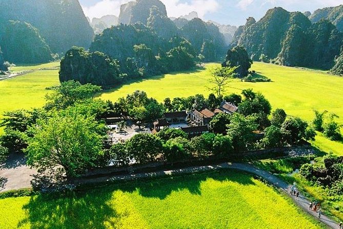 Hoa Lu Tam Coc Full-Day DELUXE Tour Including BUFFET LUNCH & River Boat Ride - FAQ
