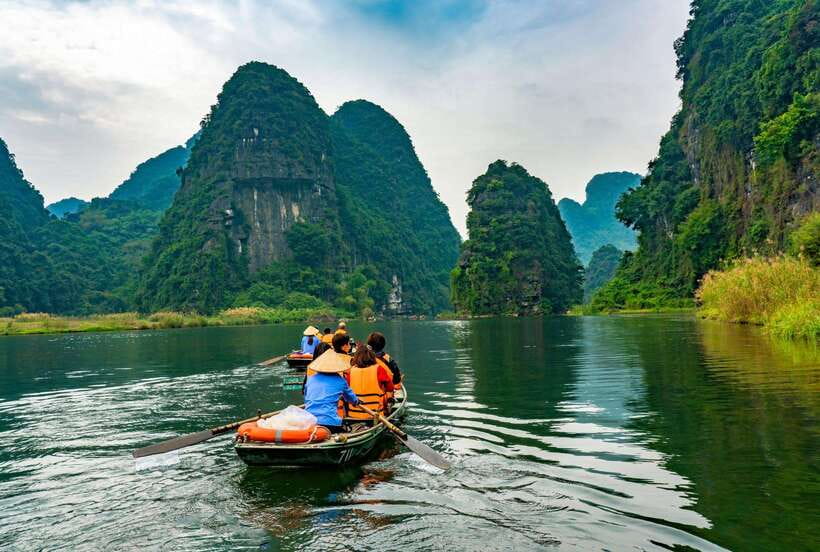 Hoa Lu, Tam Coc, & Mua Cave Day Trip with Lunch & Limousine - A 12-hour Ninh Binh sampler with real structure