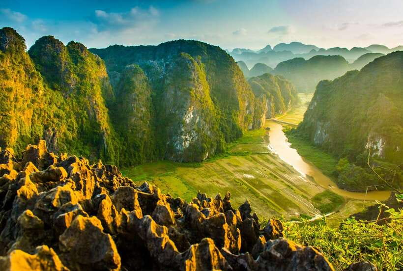 Hoa Lu, Tam Coc, & Mua Cave Day Trip with Lunch & Limousine - Price and value: what $45 includes (and what it does not)