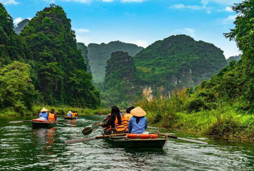 Hoa Lu, Tam Coc, & Mua Cave Day Trip with Lunch & Limousine - Limousine pickup from the Hanoi Old Quarter, plus Wi-Fi