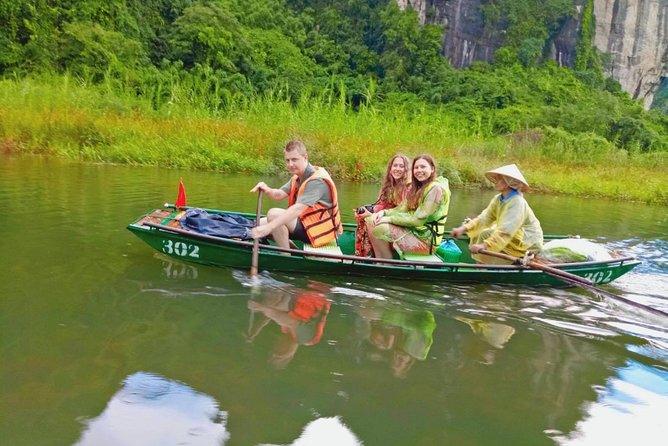 Hoa Lư Tam Coc & Mua Cave full day Including Buffets Lunch - Morning pickup in Hanoi Old Quarter, then on to Ninh Binh