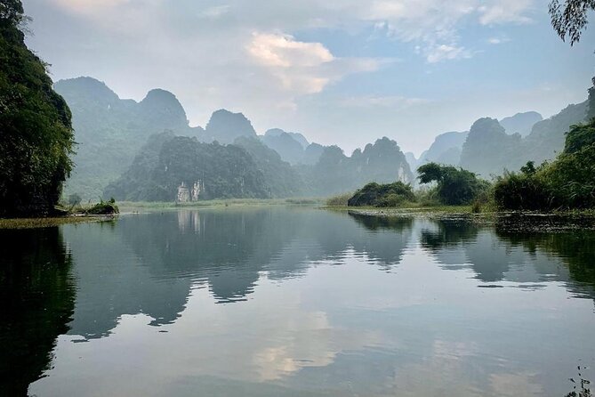 Hoa Lu - Tam Coc - Mua Cave Full Day - LIMOUSINE - Cycling to Bich Dong Pagoda: short effort, nice variety