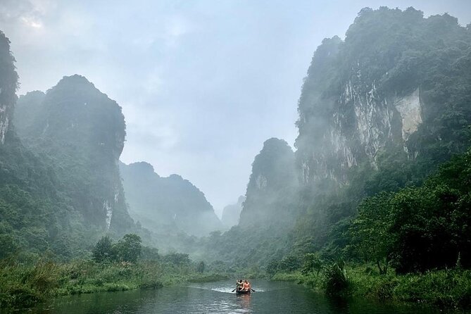 Hoa Lu - Tam Coc - Mua Cave Full Day - LIMOUSINE - Mua Cave entrance and the viewpoint payoff for photos and views