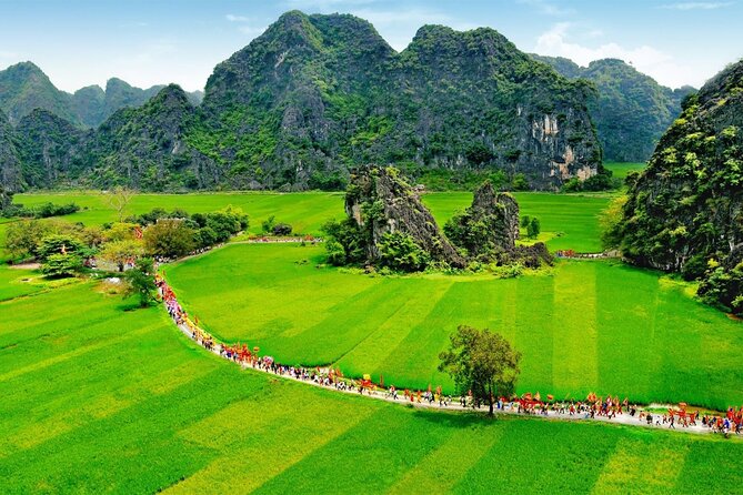 Hoa Lu - Tam Coc - Ninh Binh Day Tour: Biking, Visit Local Family - Hoa Lu Ancient Capital, King Dinh Temple, and the 10th-Century Story