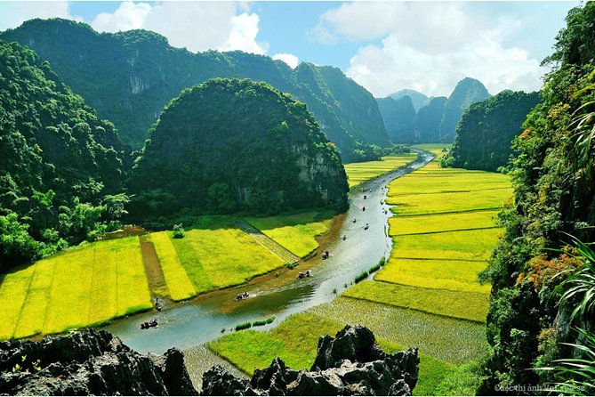 HOA LU -TRANG AN -MUA CAVE Full Day Including Boat Entrance Fees and Lunch - Tam Coc style boat cruise: Ngo Dong River and three caves