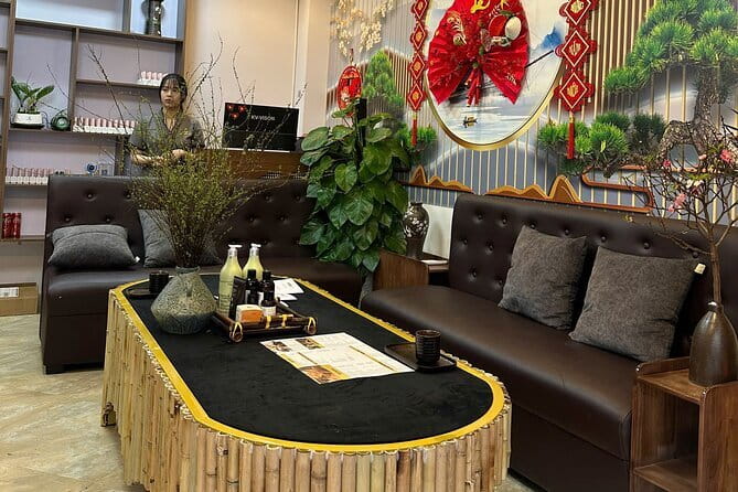 Hoang Spa Nourishing Shampoo & Head Shoulders Face Massage - A Hanoi head spa reset after street-level walking