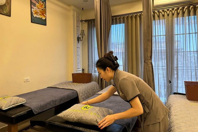 Hoang Spa Nourishing Shampoo & Head Shoulders Face Massage - How to time it in your Hanoi day