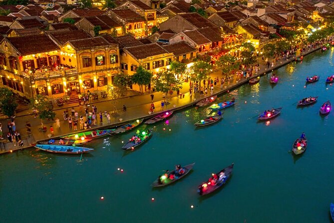 Hoi An Ancient town -Marble Mountains Tours FROM DANANG(15H30-21H - Dinner stop: Cao Lau and friends, plus how to eat smart