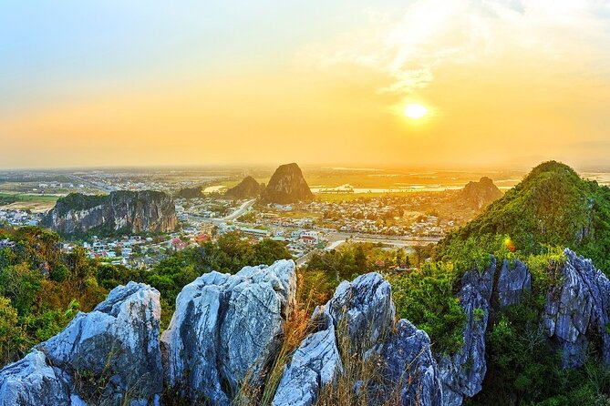 Hoi An Ancient town -Marble Mountains Tours FROM DANANG(15H30-21H - Hoi An Ancient Town after 6 pm, when the lanterns take over