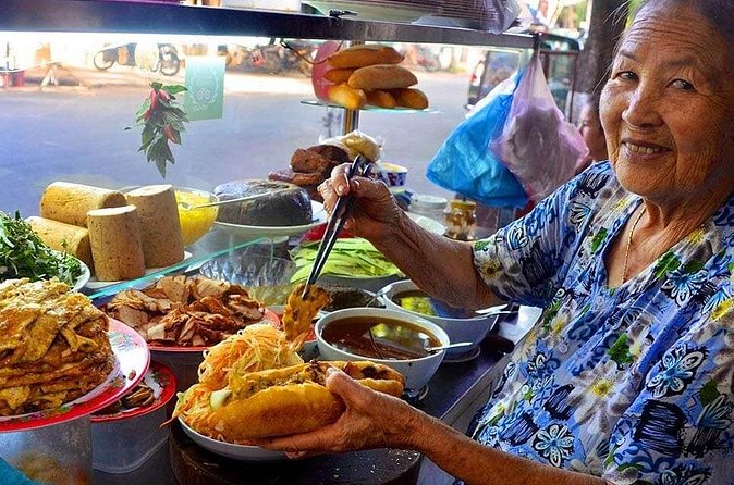 Hoi An Ancient Town - Night Market Street Food Walking Tours - Guides and small-group attention: what makes or breaks the vibe