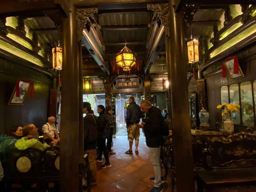 Hoi An Ancient Town - Walking Tour with Local Guide - Kazik Park: a small breather that keeps the walk comfortable