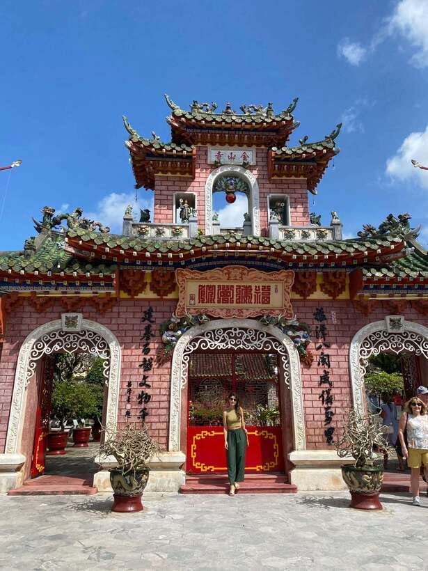 Hoi An Ancient Town - Walking Tour with Local Guide - Traditional Art Performance House: understanding what a show is trying to preserve