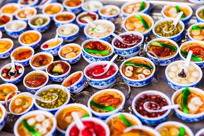 Hoi An at Sunset: Authentic Local Street Food Tour - Why sunset timing makes Hoi An street food easier