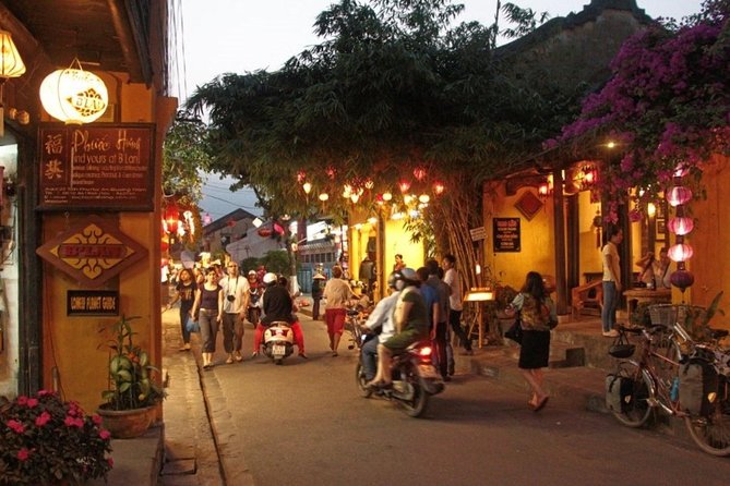 Hoi An at Sunset: Authentic Local Street Food Tour - BBQ pork rolled in rice paper: the Hoi An highlight snack