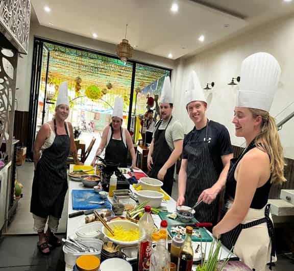 Hoi An Authentic Cooking Class with Pro Chef in Small group - Key things that make this class worth your time