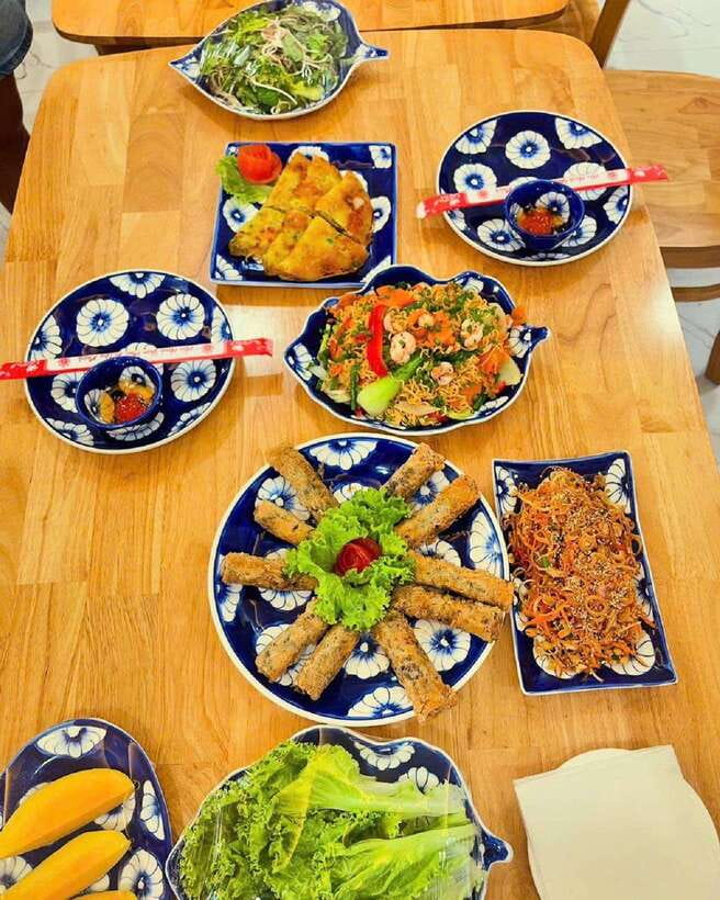 Hoi An: Basket Boat Ride, Cooking Class by Hangcoconut - Hangcoconut cooking class with chef Thuy: four dishes and real confidence