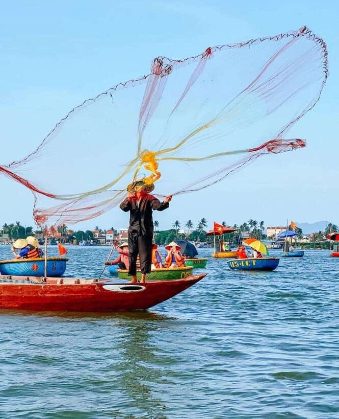 Hoi An: Basket Boat Ride in the BẢY MẪU Coconut Forest - The Basket Boat Part You’ll Remember: Paddle, Spin, and Learn the Rhythm