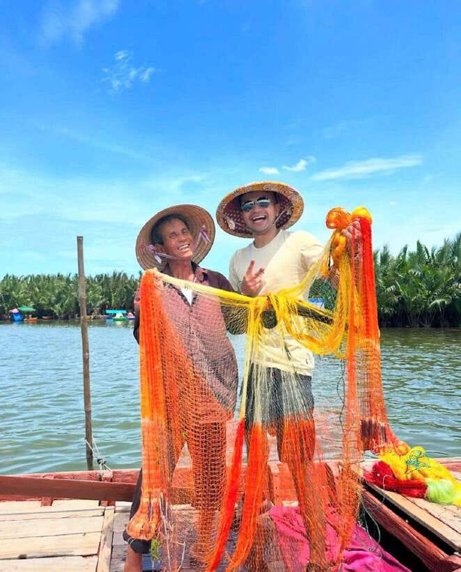 Hoi An: Basket Boat Ride in the BẢY MẪU Coconut Forest - The Welcome Moment: Drink, Gear, and a Quick Read on What’s Next