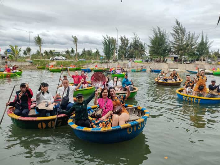Hoi An: Basket Boat Ride in the Coconut Forest - Crab fishing and rowing: the hands-on part you will remember