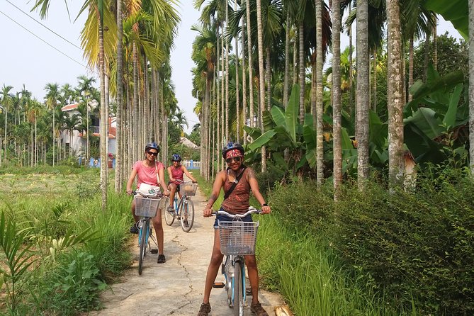 HOI AN Biking River Islands, Villages, Local Crafts PRIVATE TOUR - Crossing Thu Bon and meeting the island rhythm on Cam Kim