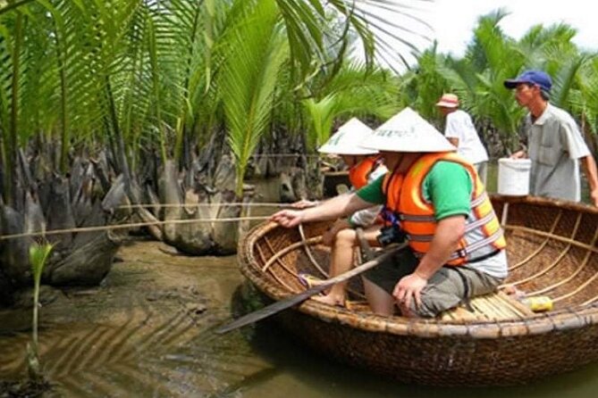 Hoi An: Coconut Basket Boat Ride in the Coconut Forest - Welcome at Làng Dừa Xanh: What Happens Before You Step Into the Boat