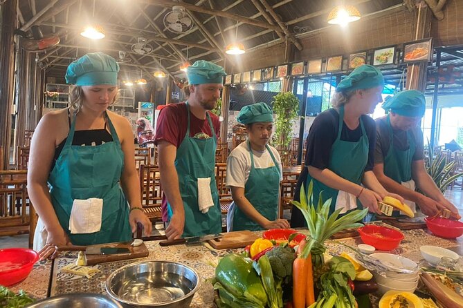 Hoi An Cooking Class With Market Tour and Bamboo Basket Boat Ride - Market Shopping With Hung’s Shopping List Approach