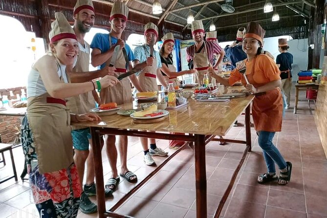 Hoi An Cooking Class with Market Visit - Cam Thanh: Bamboo Basket Boats and Fishing Village Routines