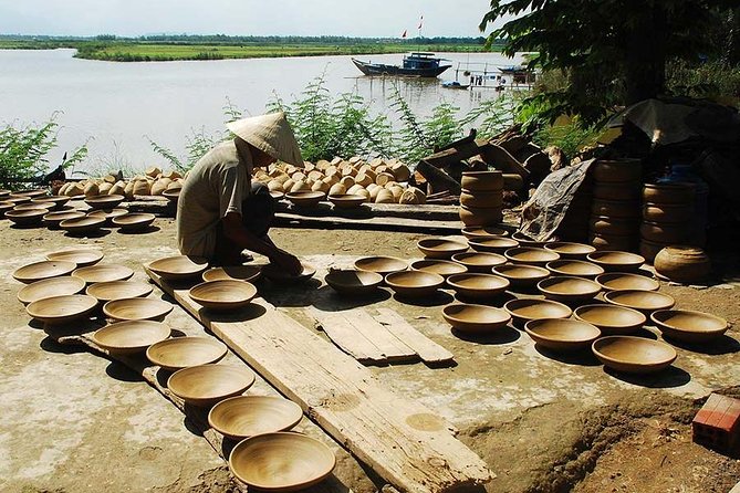 Hoi An Countrylife Tour Experience & Vietnamese Set Menu - The Vietnamese set menu dinner at a family restaurant
