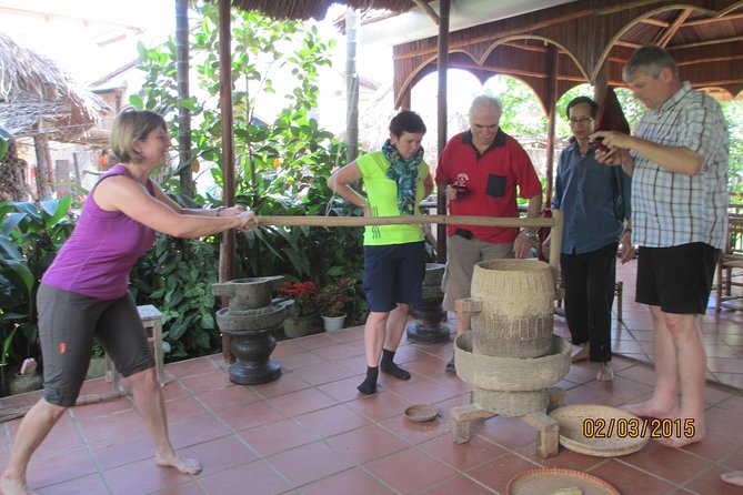 Hoi An countryside biking - Basket Boat - Vegetable village - Local home Cooking - The biking portion: steady countryside pacing, not a test