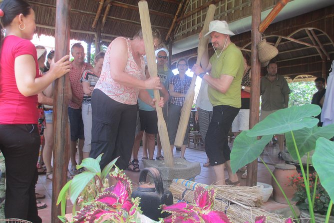 Hoi An countryside biking - Basket Boat - Vegetable village - Local home Cooking - Who this private tour suits best