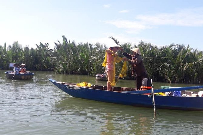 Hoi An Countryside Biking Tour(Vegetable village -basket boat - fishing village) - Shrimp Farms and Rice Fields, Plus Animals You Can Actually See