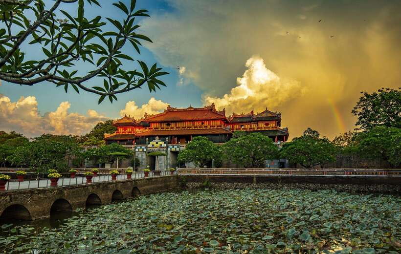 Hoi An/Da Nang : Private Day Trip to Imperial City - Hue - Lang Co Beach Stop: A Quick Reset On The Coastal Stretch
